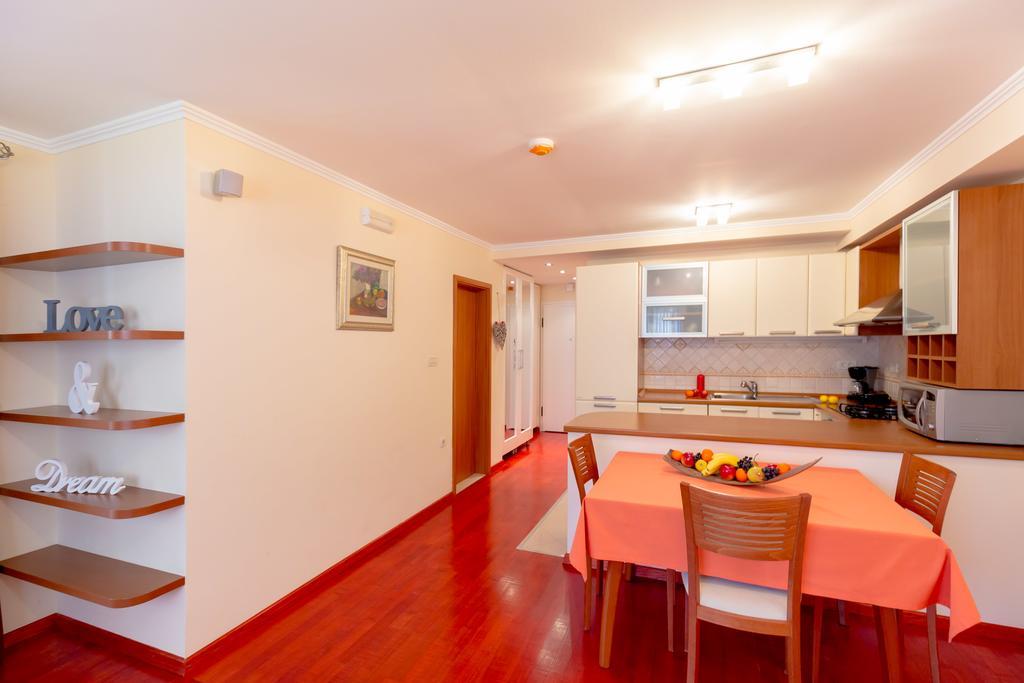 Leona & Borna'S Central Lapad Suites Ντουμπρόβνικ Εξωτερικό φωτογραφία