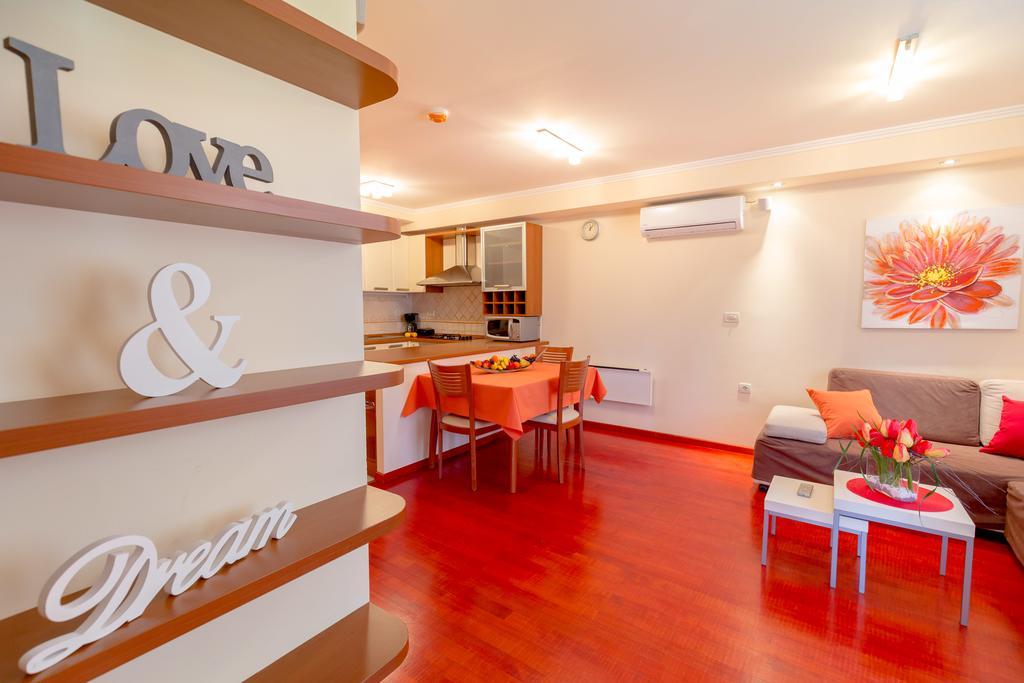 Leona & Borna'S Central Lapad Suites Ντουμπρόβνικ Εξωτερικό φωτογραφία