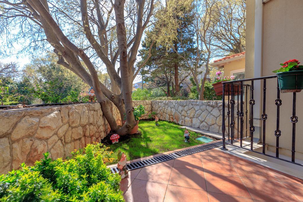 Leona & Borna'S Central Lapad Suites Ντουμπρόβνικ Εξωτερικό φωτογραφία