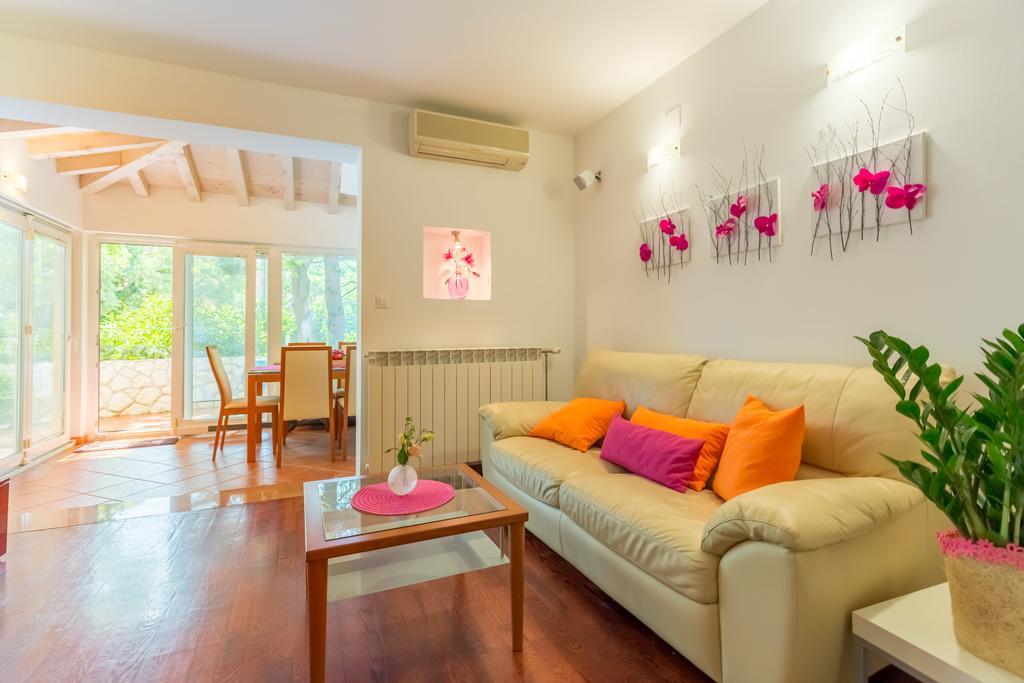 Leona & Borna'S Central Lapad Suites Ντουμπρόβνικ Εξωτερικό φωτογραφία