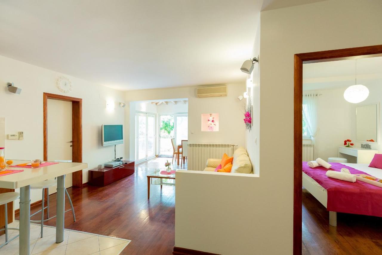 Leona & Borna'S Central Lapad Suites Ντουμπρόβνικ Εξωτερικό φωτογραφία