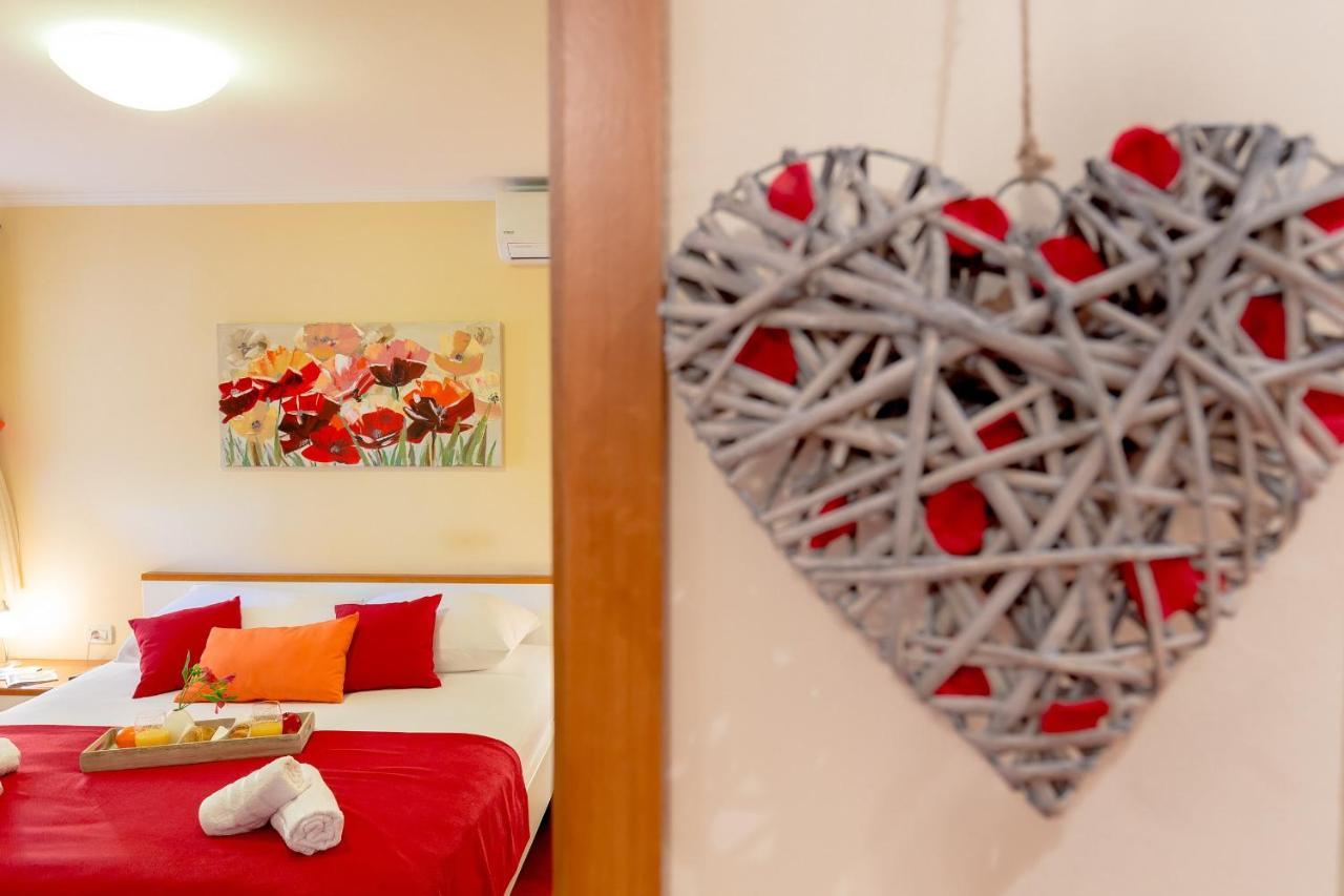 Leona & Borna'S Central Lapad Suites Ντουμπρόβνικ Εξωτερικό φωτογραφία